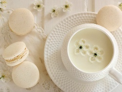 Домашни слепени сладки френски макарон с бял шоколад - снимка на рецептата
